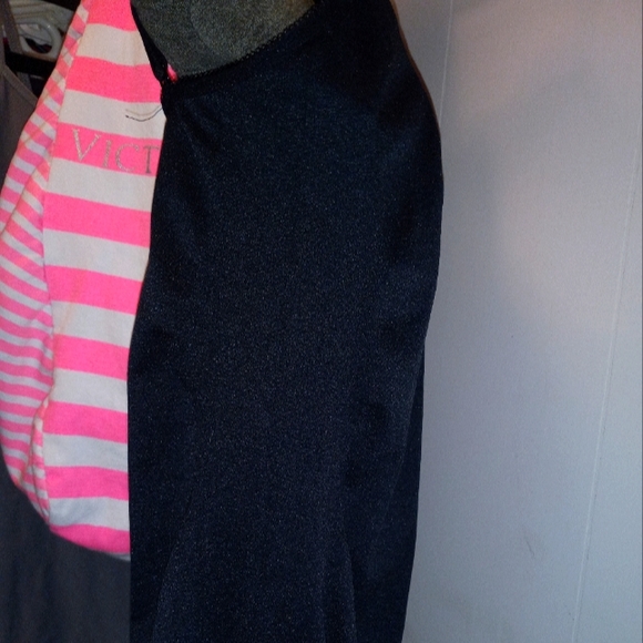 Love by gap shelf cami size small - Picture 3 of 5